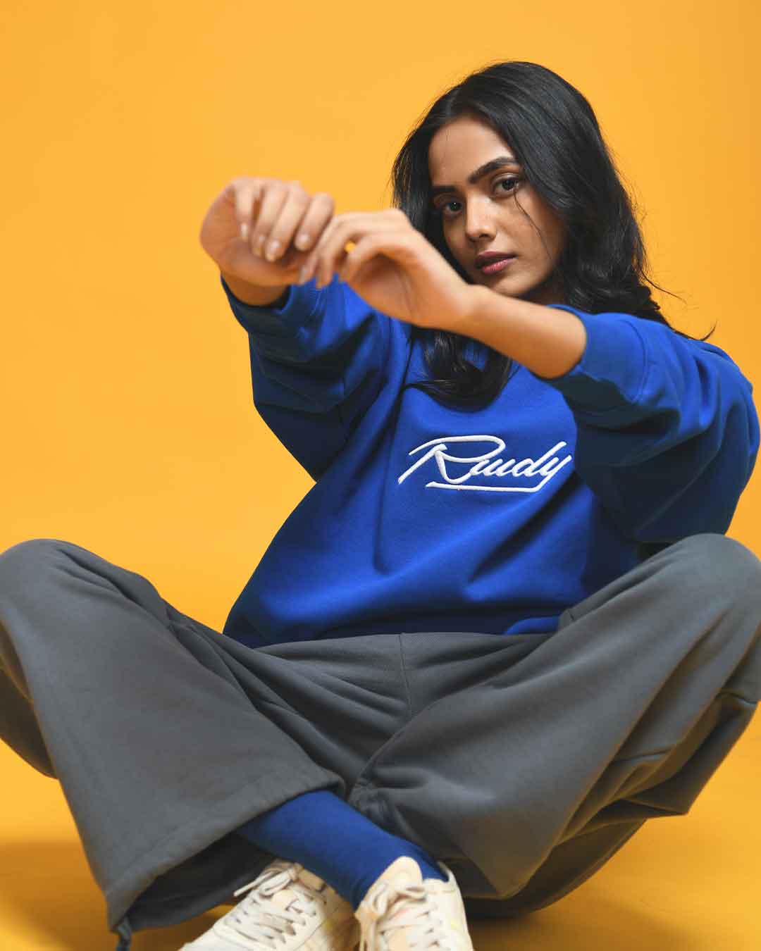EMBROIDERED RWDY SWEATSHIRT