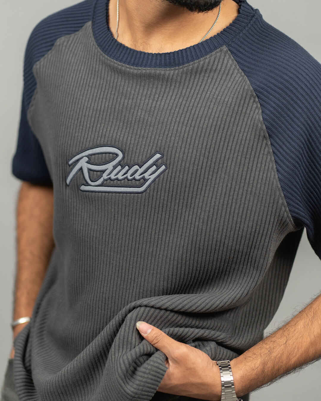 RWDY TEXTURE TEE IN CHARCOAL WAVE