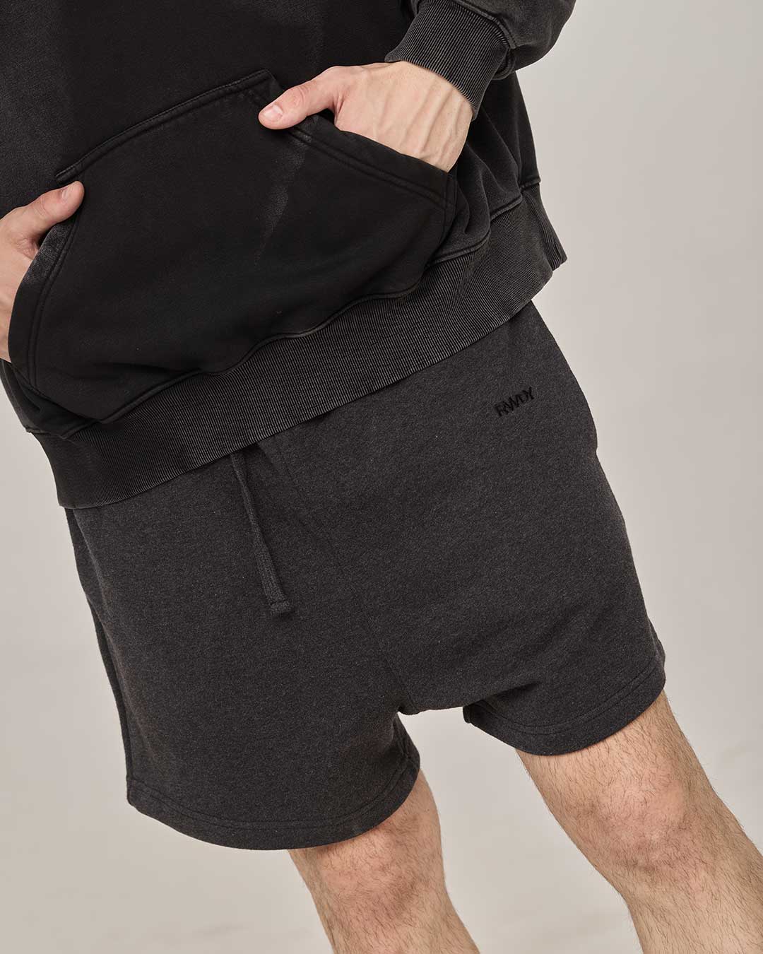 OFF DUTY SHORTS | BLACK