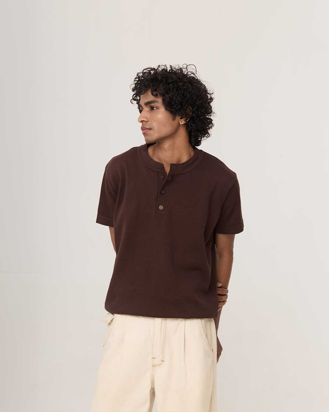 RWDY GRAIN HENLEY TEE | COFFEE BLACK