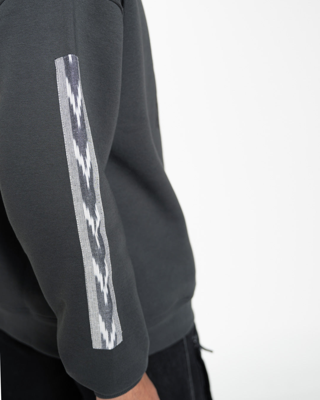 CULTURE SWEATSHIRT 02
