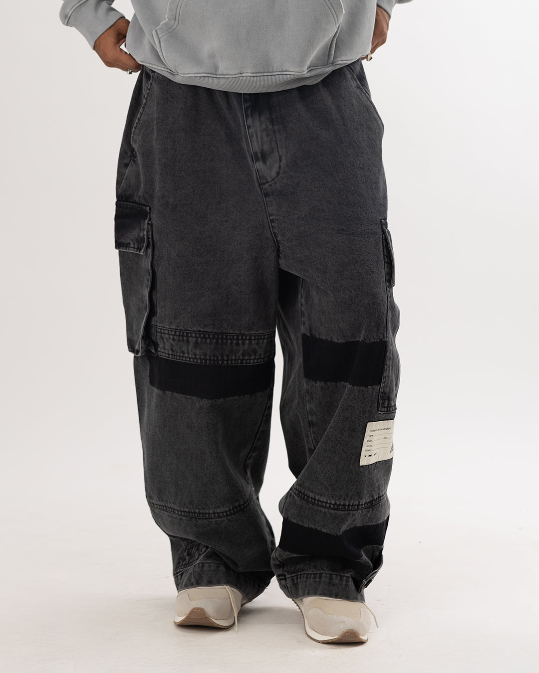 RWDY PATCH CARGO PANTS| BLACK