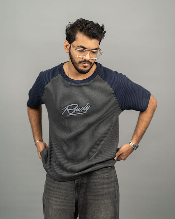 RWDY TEXTURE TEE IN CHARCOAL WAVE
